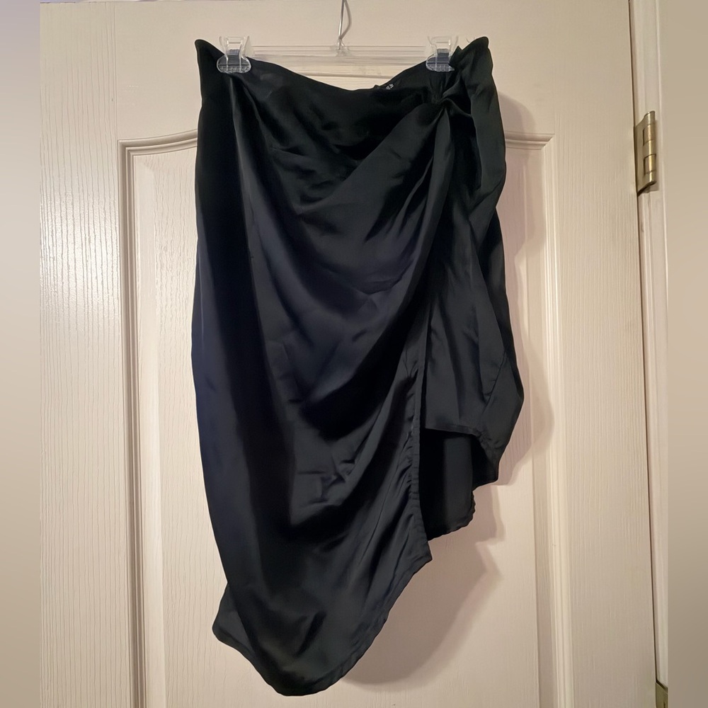 Pretty Little Thing - Elegant Black Women's Skirt - L